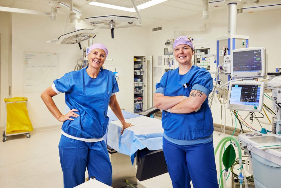 Samenwerking chirurgie ZMC en Dijklander: twee collega's op de operatiekamer.