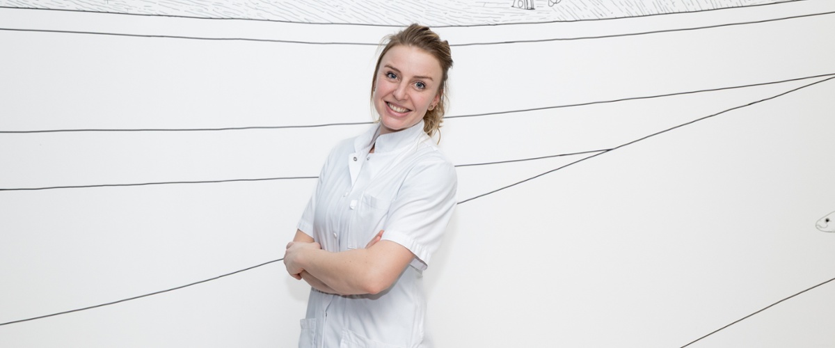 Portret van klinisch verloskundige Paula Scholing