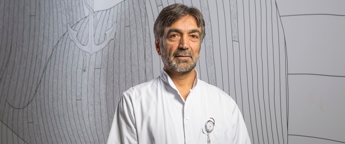 Portret van Spoedeisende Hulp-arts Khaled Menapal