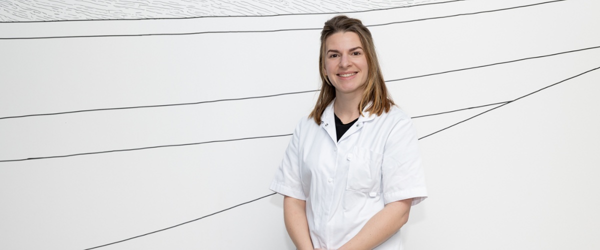 Portret van klinisch verloskundige Eva Nol